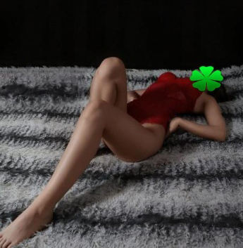 Со мной ты сможешь испытать незабываемые ощущения и отдохнуть от всех забот. Мои услуги включают классический секс, оральный секс, эротический массаж, ролевые игры и многое другое. Я могу стать твоей ночной фантазией, желанной и страстной любовницей. У меня есть отличные отзывы от моих клиентов, которые говорят о моей профессиональности и соблазнительной внешности. Смотри мои фото и убедись в этом сам! Жду встречи в Москве. 💋🌸🔥 5250, 19 лет